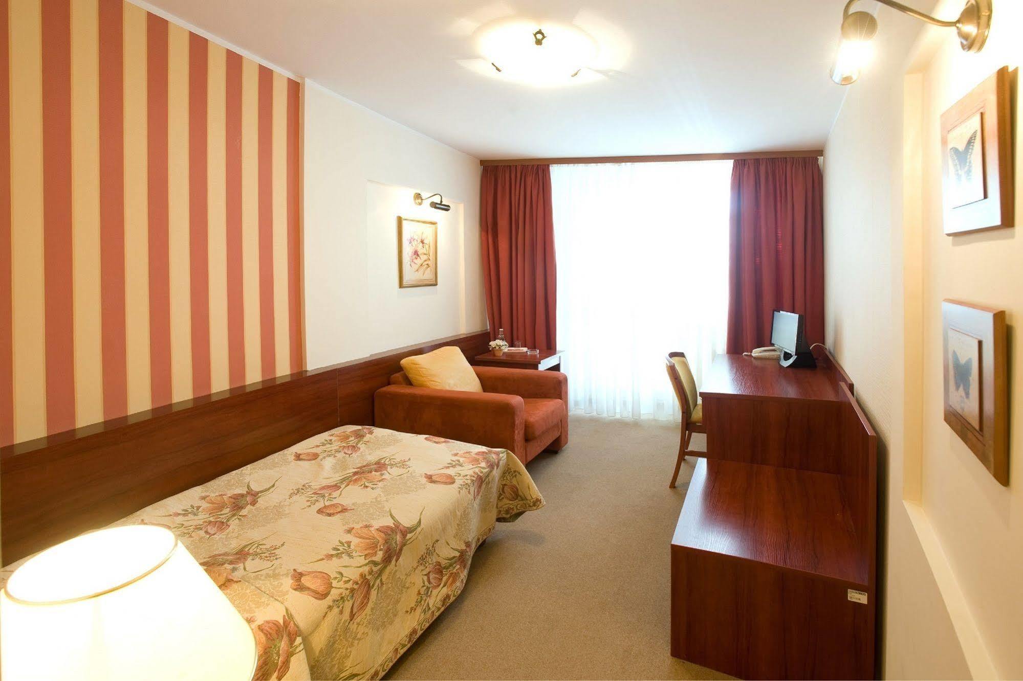 Hotel Dal Gdansk Luaran gambar
